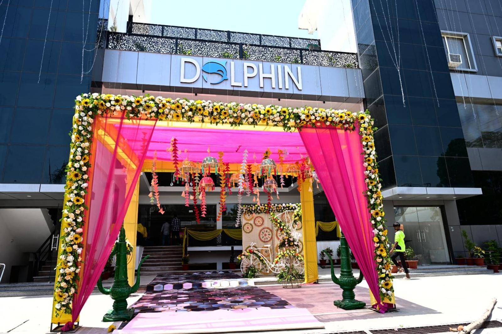 Hotel Dolphin Club Chinhat Esterno foto