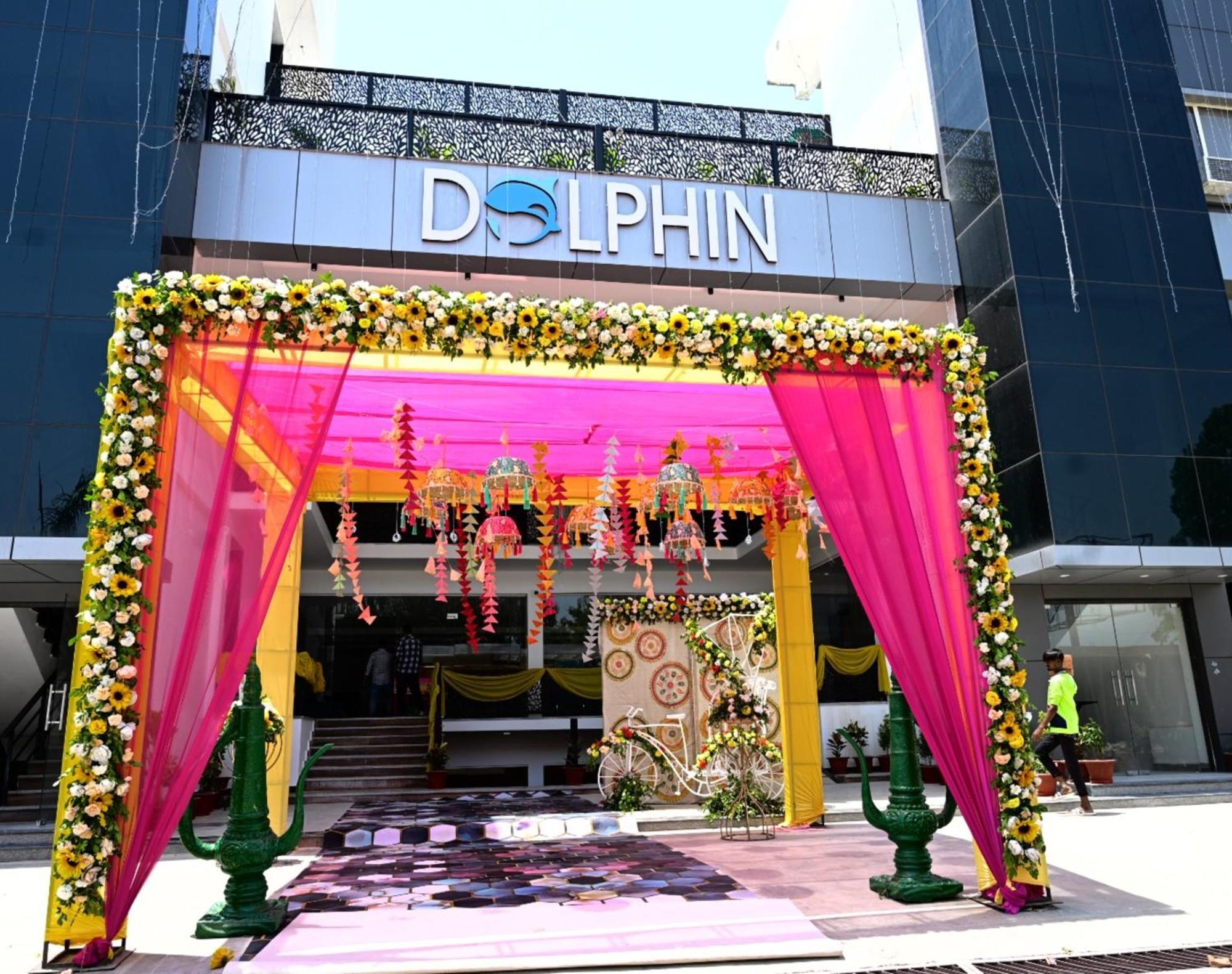 Hotel Dolphin Club Chinhat Esterno foto